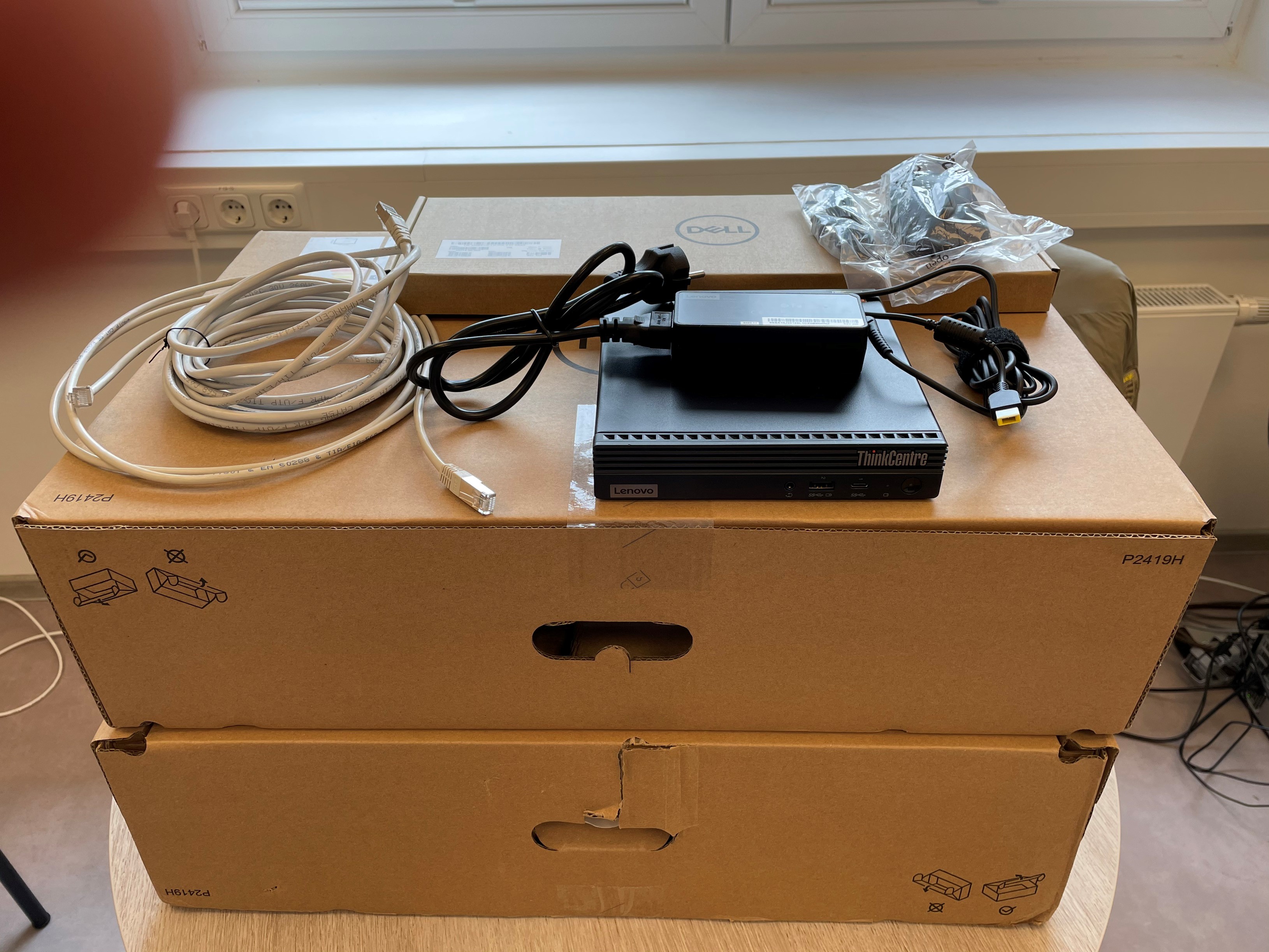 Ein Stapel Hardware